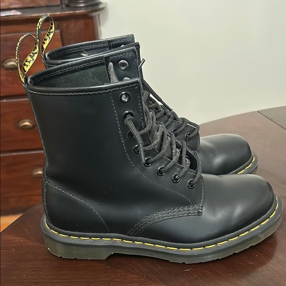 Dr. Martens 1460 SMOOTH LEATHER LACE UP BOOTS - Picture 5 of 12
